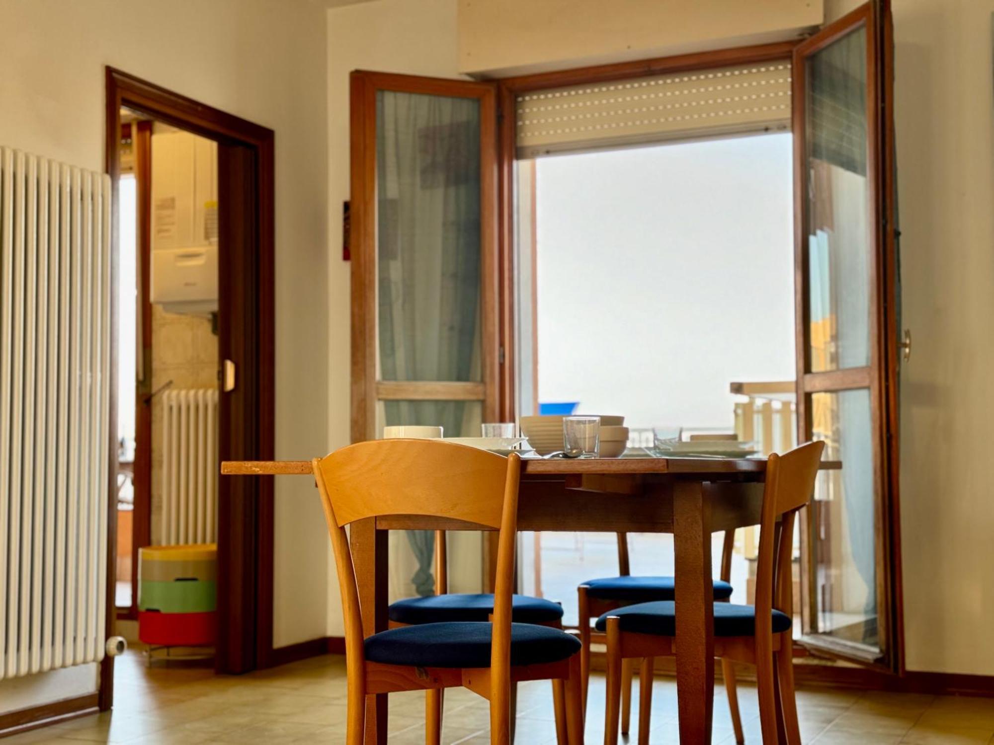82, Attico Leonardo Apartment Lido Adriano Bagian luar foto